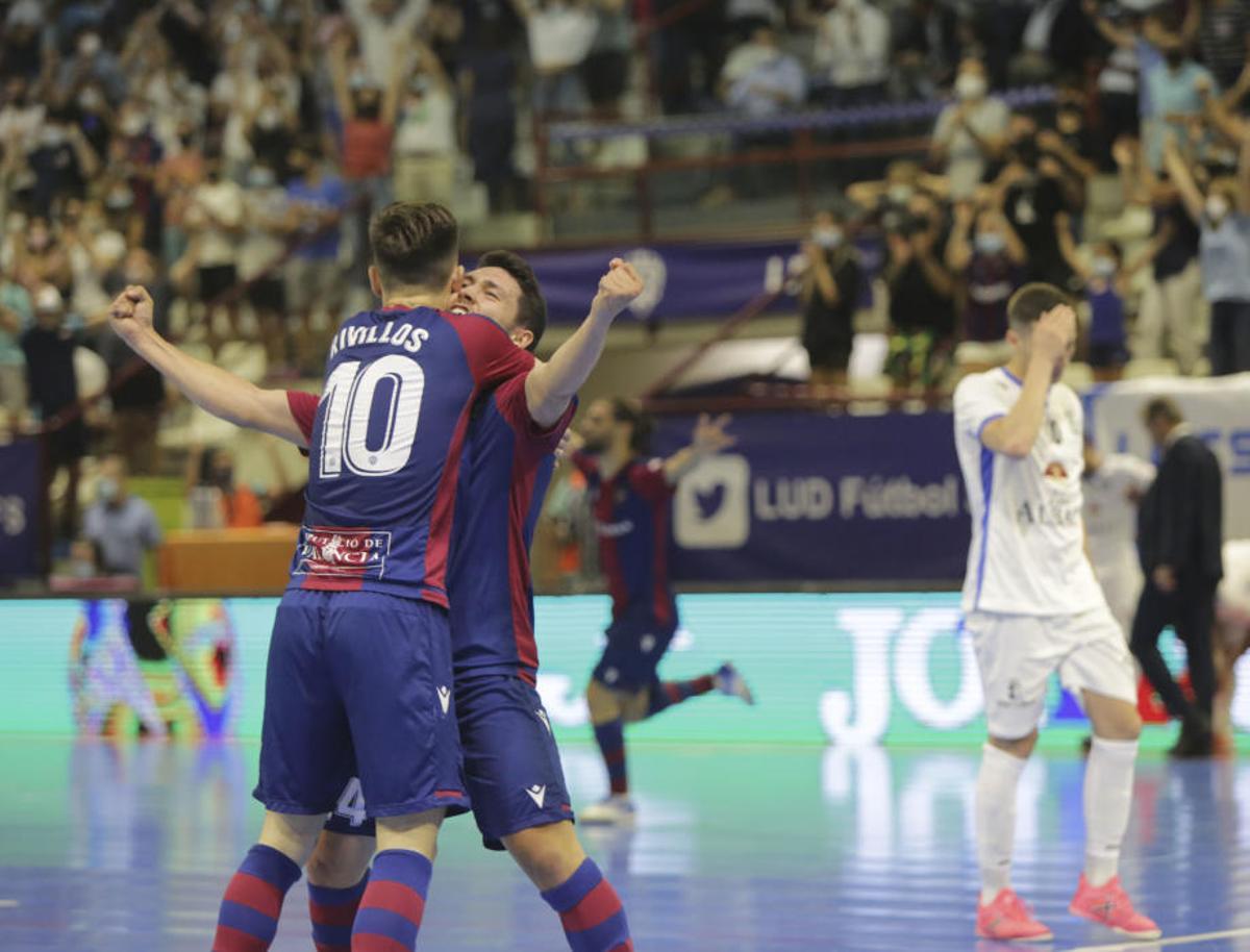 Levante - Valdepeñas: Las mejores fotos del duelo Levante - Valdepeñas: Las mejores fotos del duelo