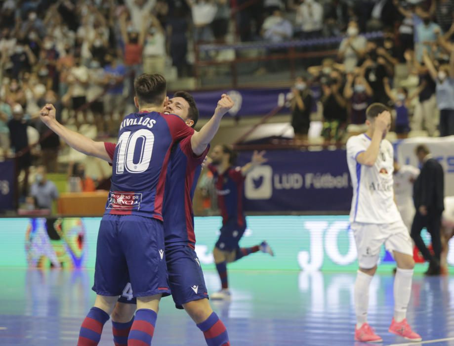 Levante - Valdepeñas: Las mejores fotos del duelo