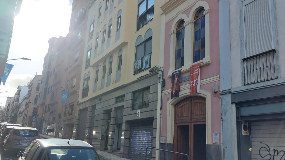 Aspecto que presenta la fachada de la iglesia de María Auxiliadora.