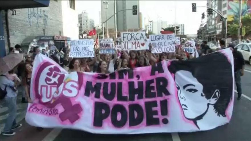 Continúan las protestas contra la situación política en Brasil