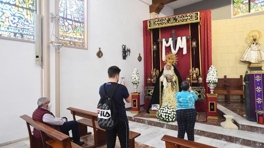 Veneración a la Virgen de la Soledad