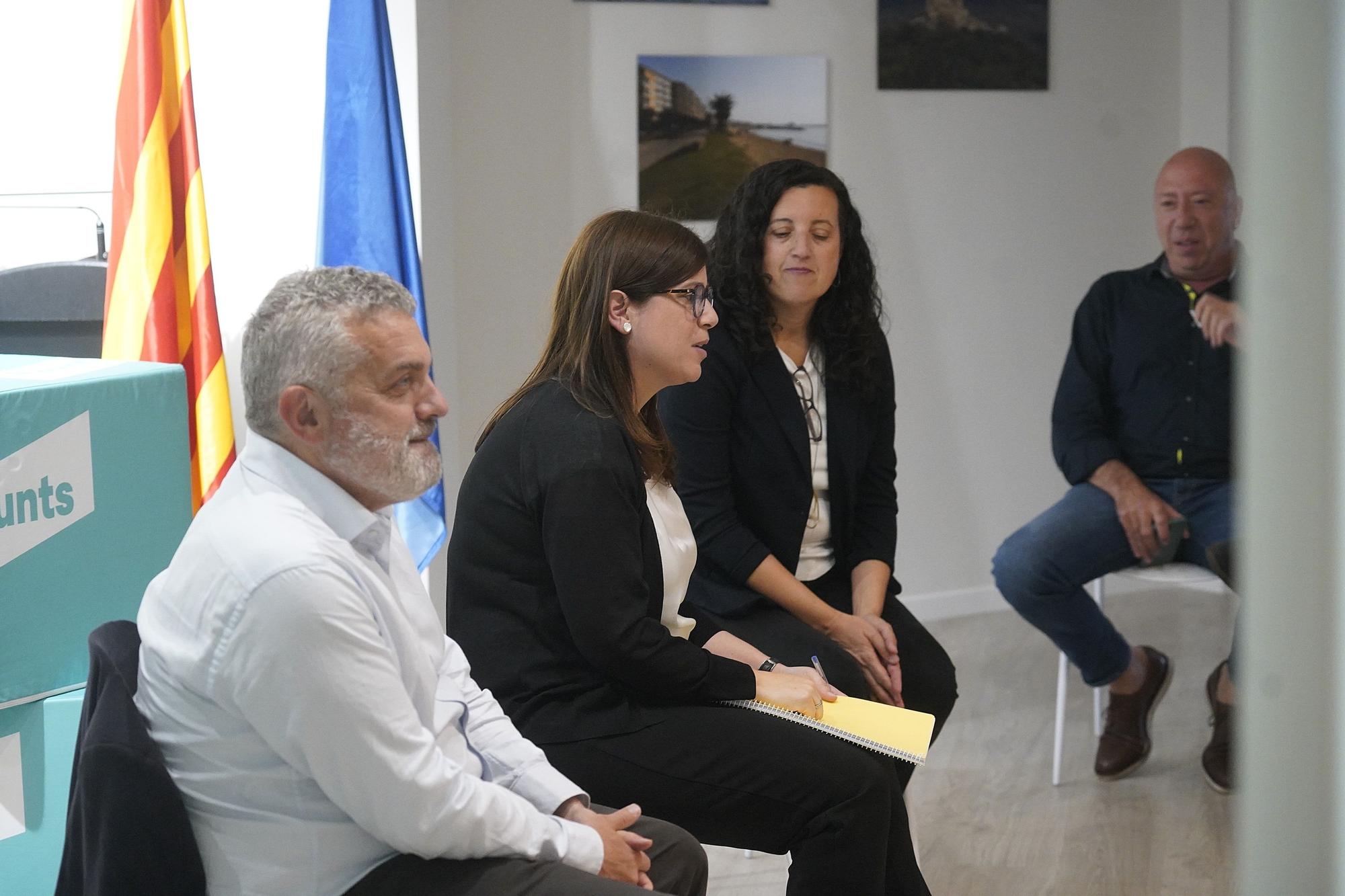 Reunió de Gemma Geis (Junts) amb els membres de la candidatura a Girona