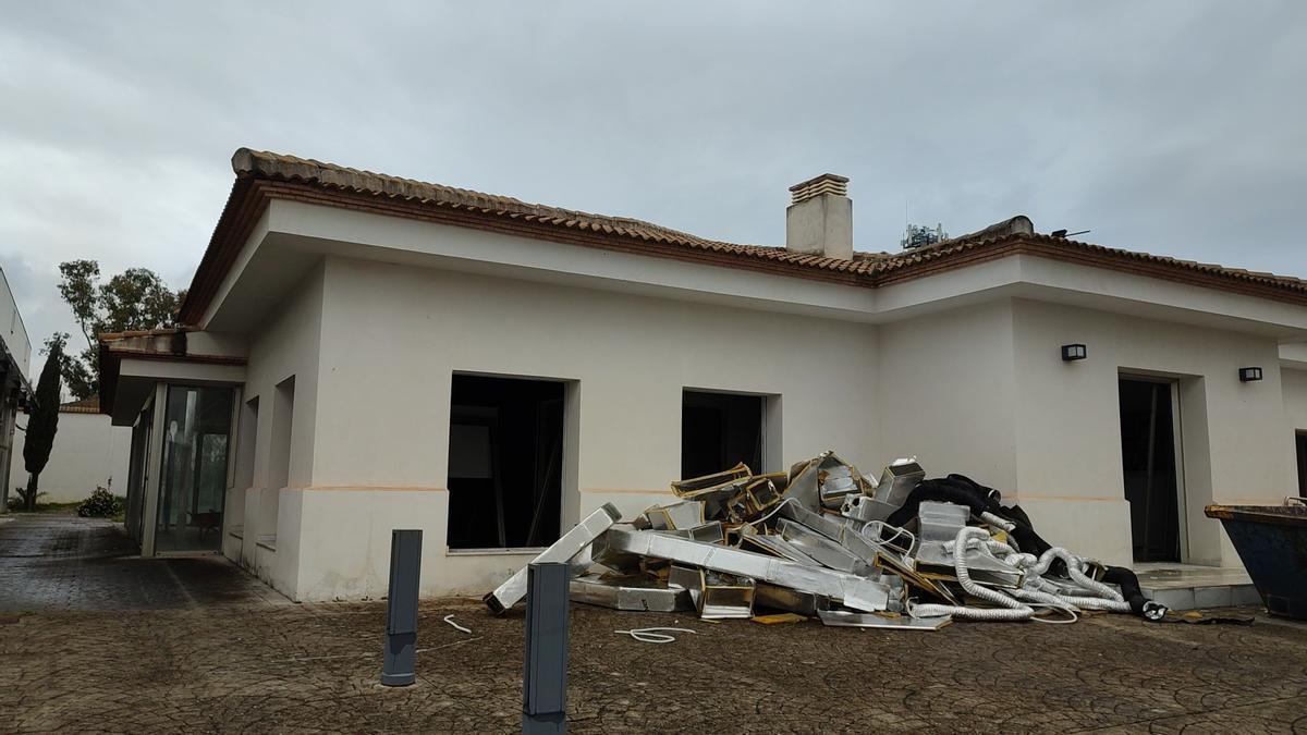 Obras que ya se han iniciado en el edificio anexo al principal.