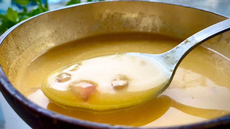 Una cucharada de la crema de calabaza.