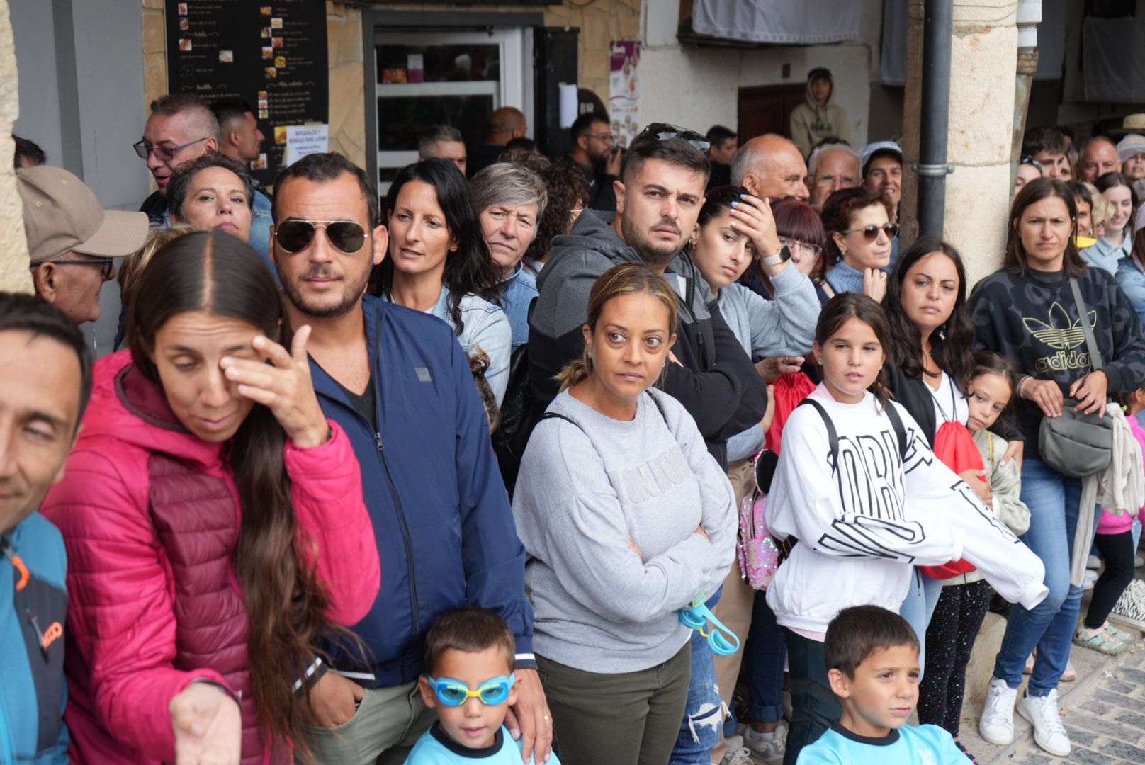 Batalla de confeti y desfile de carrozas en el Anunci de Morella