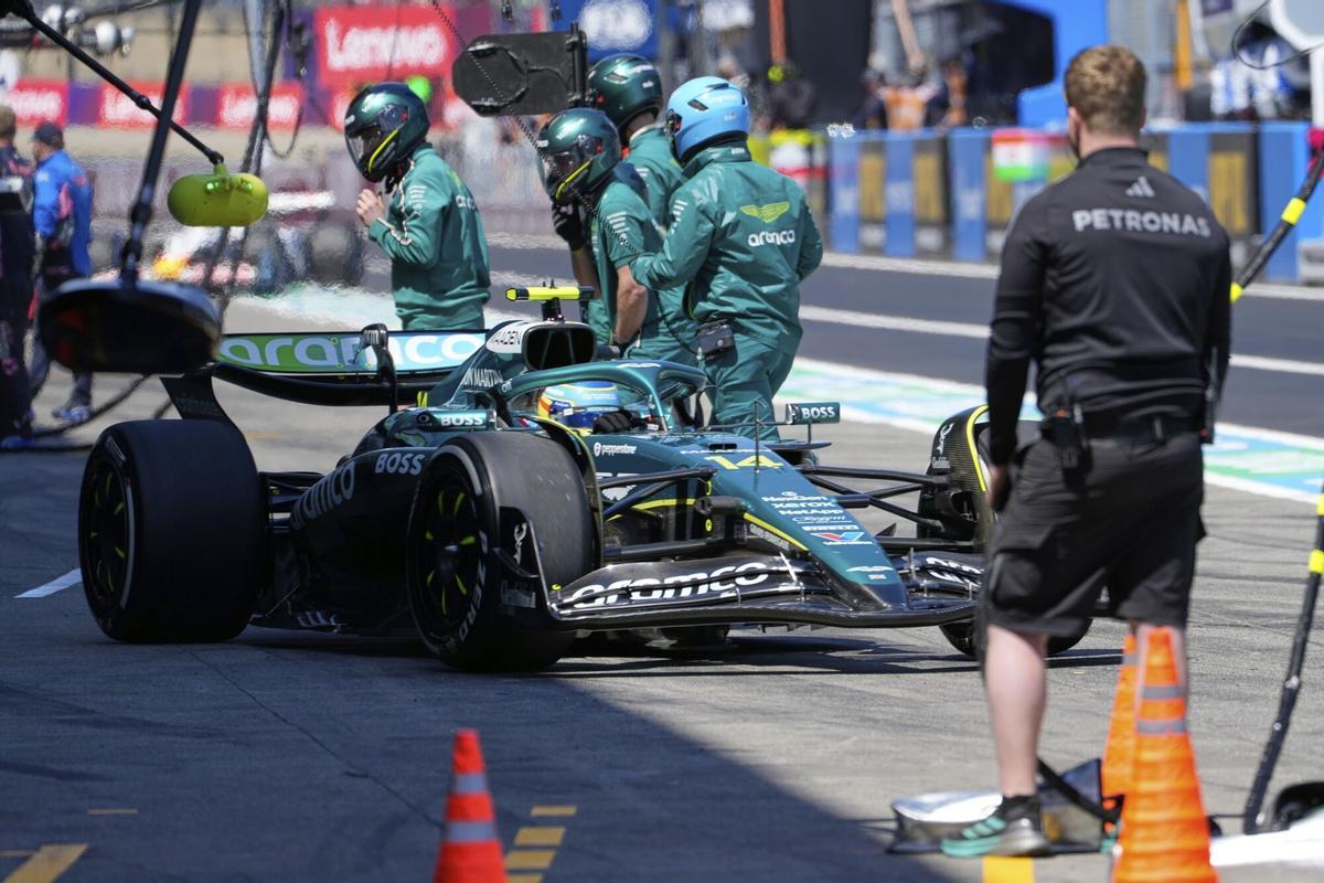 Aston Martin driver Fernando Alonso of Spain drives his car during the first practice session for the Japanese Formula One Grand Prix at the Suzuka Circuit in Suzuka, central Japan, Friday, April 4, 2025. (AP Photo/Shuji Kajiyama) Associated Press / LaPresse Only italy and Spain. EDITORIAL USE ONLY/ONLY ITALY AND SPAIN