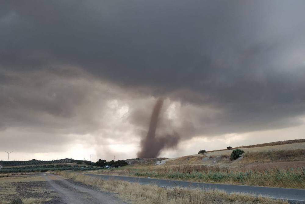 Un tornado atraviesa Campillos