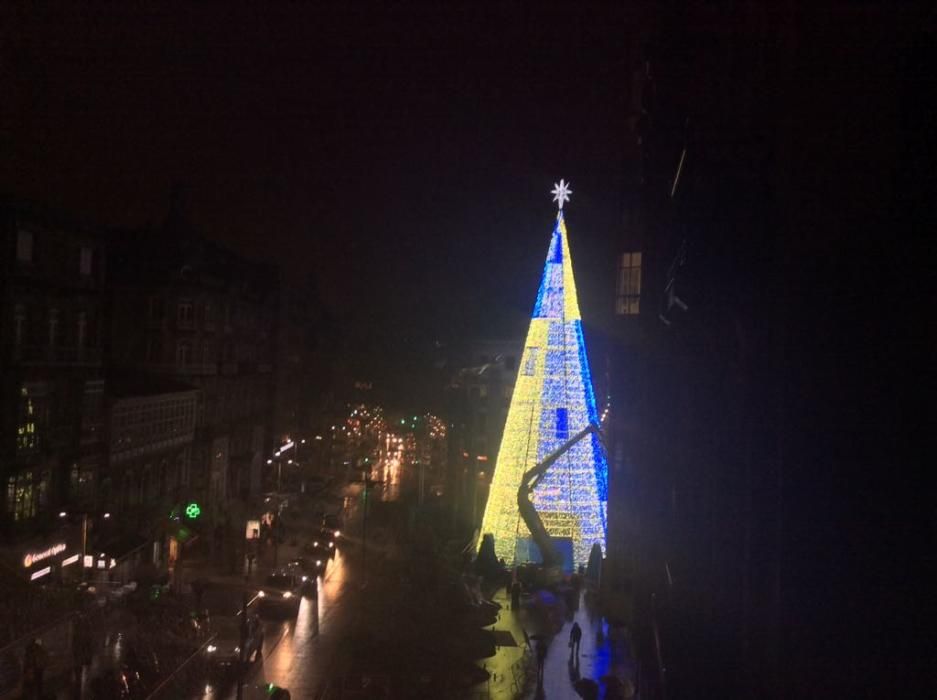 Pruebas de la iluminación de Navidad en Vigo