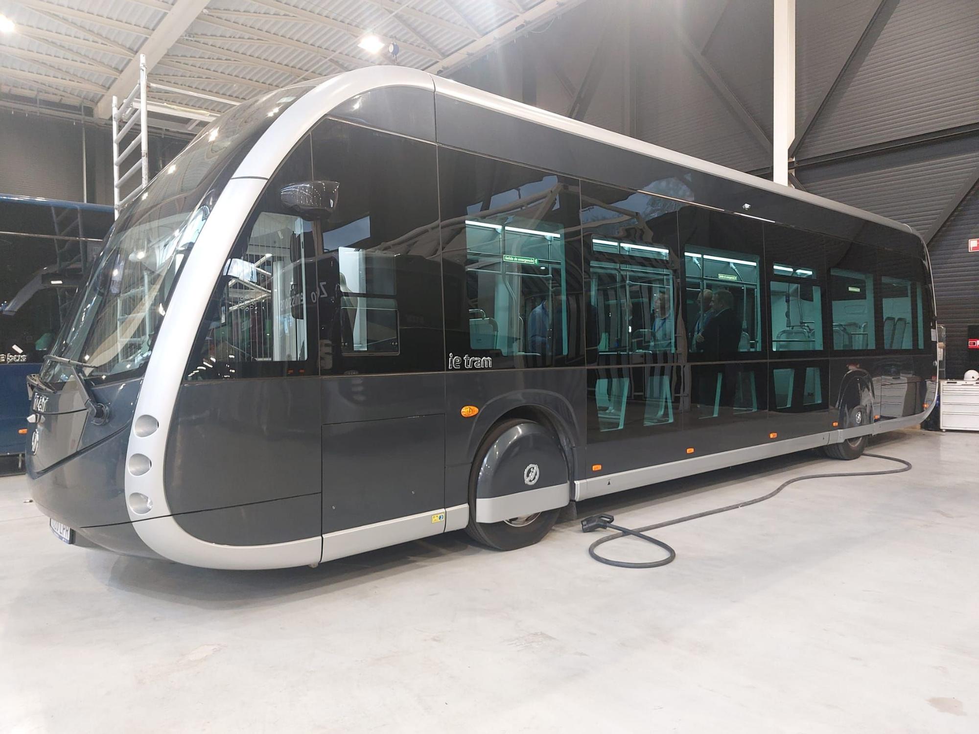 Las fotos de los nuevos buses eléctricos de Palma: diseño de tranvía y aspecto futurista