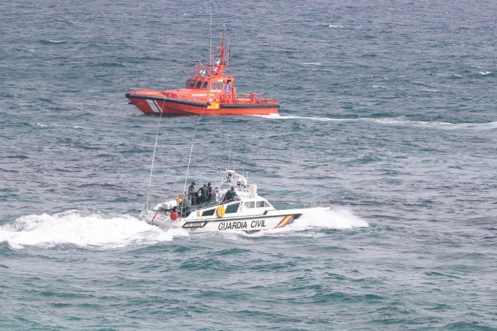 Las imágenes del accidente de avión en La Manga en el que ha muerto un piloto de la Patrulla Águila