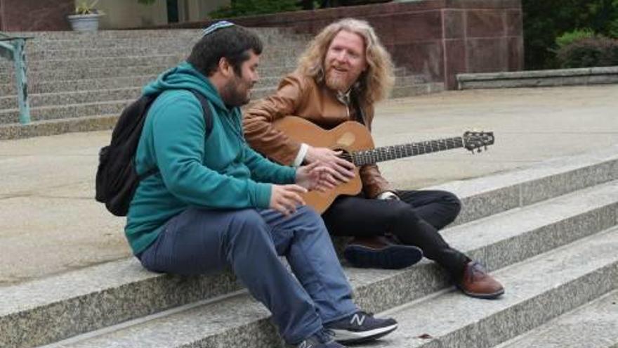 Halldor Mar busca els estudiants de català a Nova York.