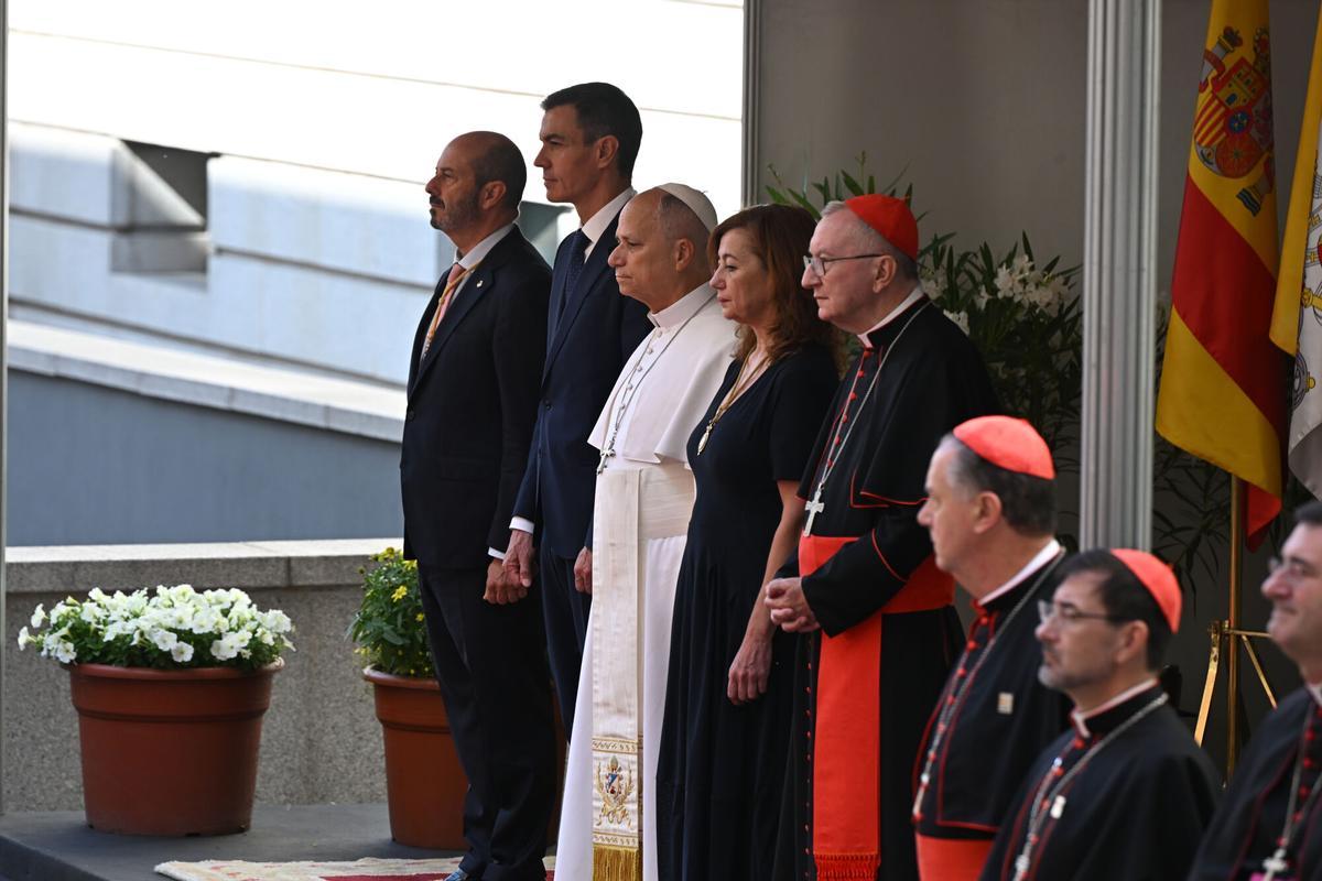 Francina Armengol recibe al papa León XIV en el Congreso de los Diputados
