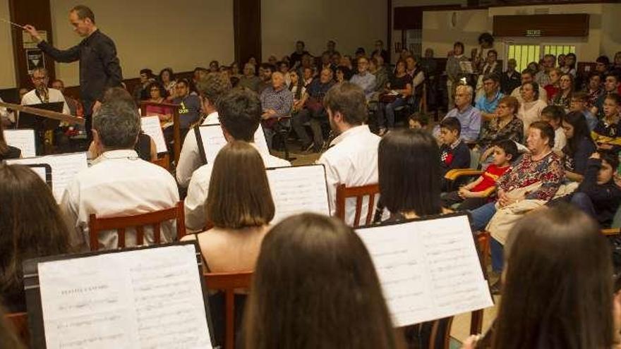 Recital de la Artística, ayer, en el auditorio Valero-Guzmán de Merza. // Bernabé/Ana Agra