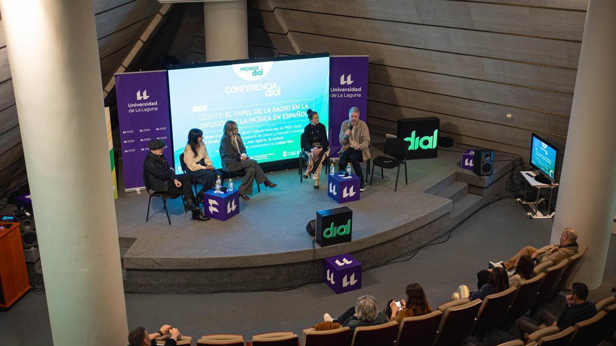 Conferencia Dial por el 30 aniversario de sus galardones musicales