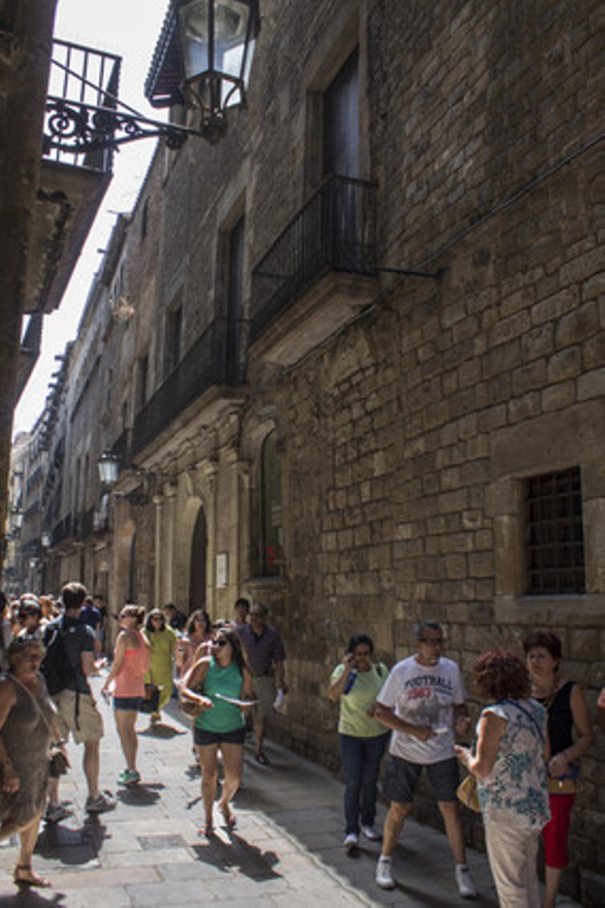 El Palau Nadal i el del Marquès de Llió, al carrer de Montcada, ahir.