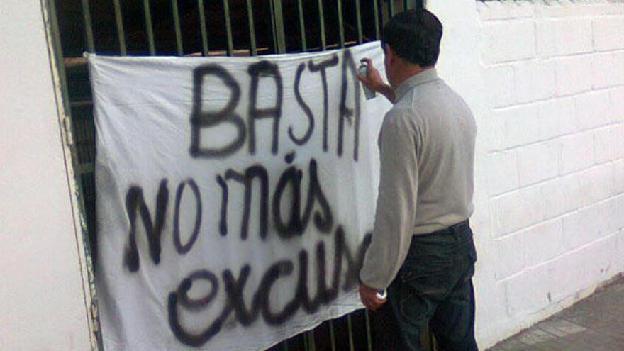 Miembros del AMPA preparaban una manifestación.