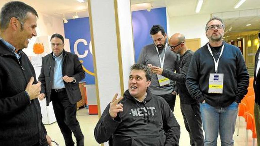 A la seu de Convergència a Manresa, la d&#039;ahir va ser una nit electoral de molt baixa intensitat, amb pocs militants i poques eufòries