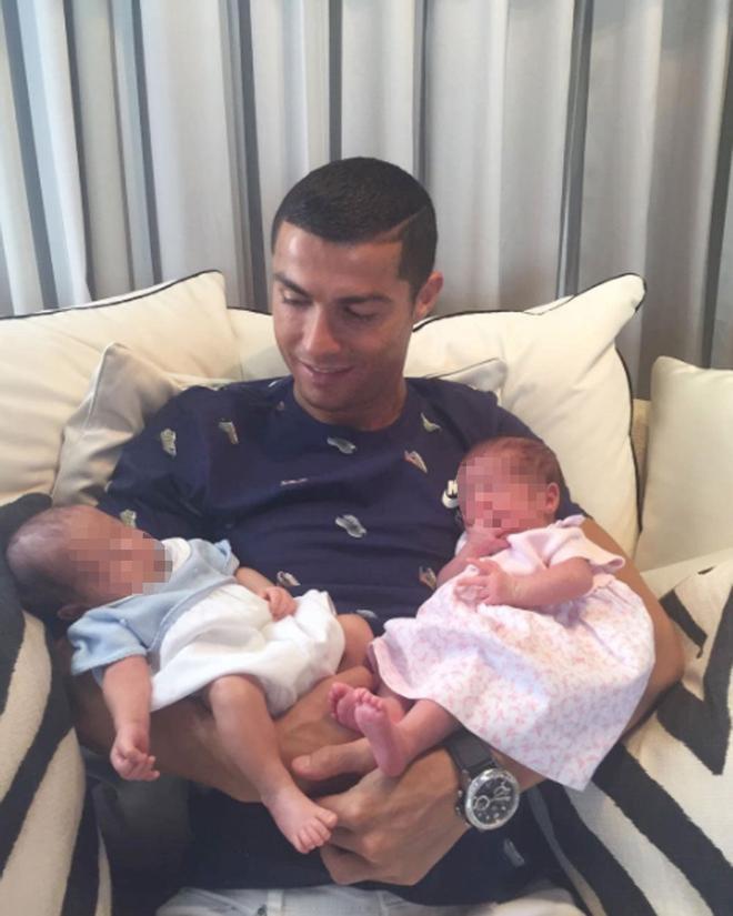 Cristiano Ronaldo con sus hijos