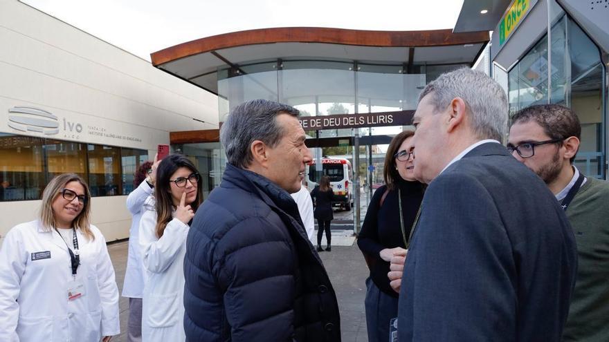 ¿Por qué el PSOE de Alcoy acusa al conseller de Sanidad de esconderse en su visita al hospital?
