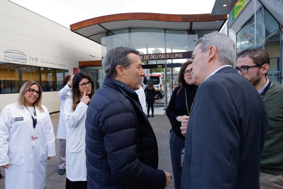 El conseller de Sanidad presenta en Alcoy el quirófano más avanzado