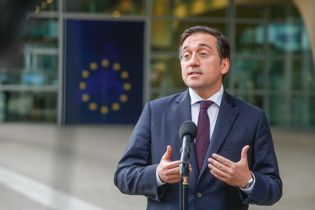 Espanya entrega a Ucraïna 30 ambulàncies i anuncia l’enviament de defenses antidrons Espanya entrega a Ucraïna 30 ambulàncies i anuncia l’enviament de defenses antidrons