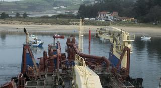Adjudicados en 1,2 millones los dragados de mantenimiento del Puerto de Avilés hasta 2023