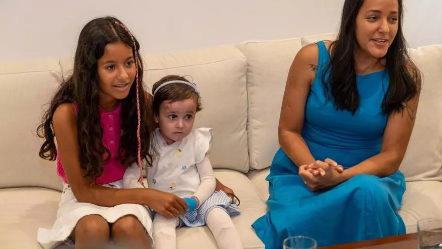 VÍDEO | Baleares financiará el tratamiento de Olivia, la niña de tres años con piel de mariposa