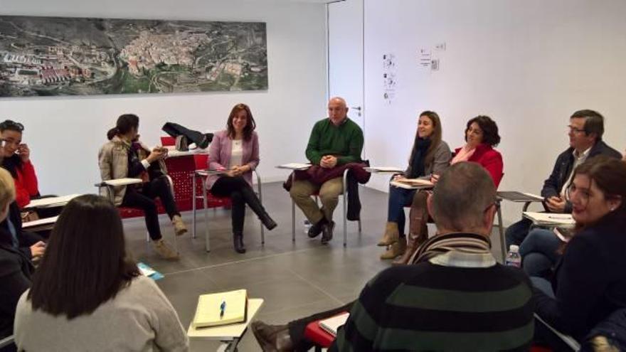 Imagen de la última reunión del Pacto por el Empleo, celebrada en Xixona la pasada semana.