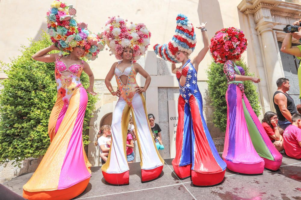 Los catralenses y muchos vecinos de la Vega Baja estallan en alegría y fiesta para iniciar las celebraciones de San Juan con el chupinazo