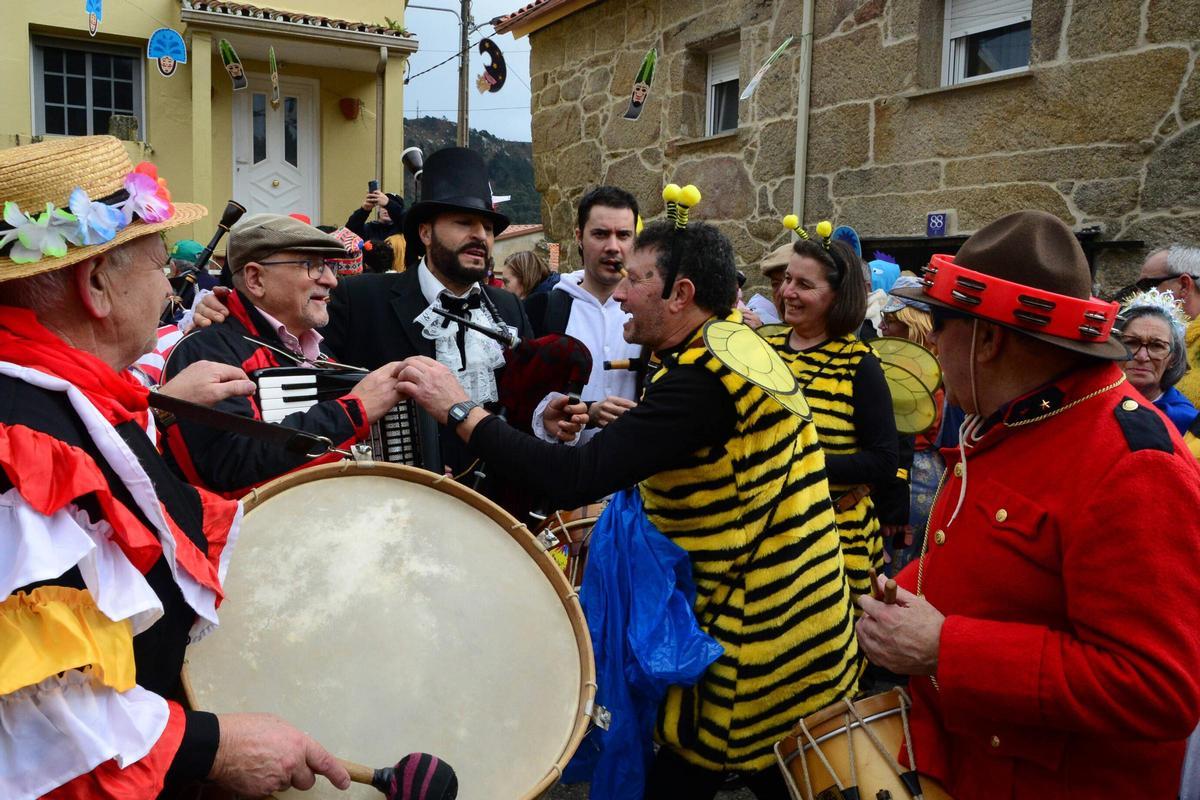 Comparsa A Cojonuda en Aldán
