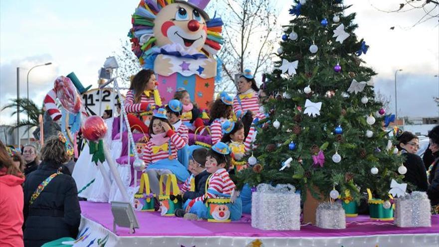 Festejos prepara la ambientación por la Navidad y encenderá las luces el día 5