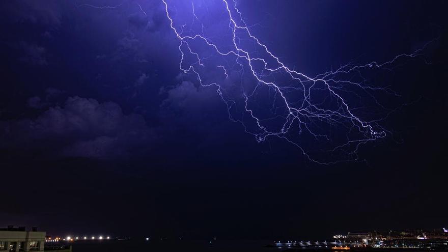 Asturias, en alerta amarilla por fuertes lluvias y tormentas