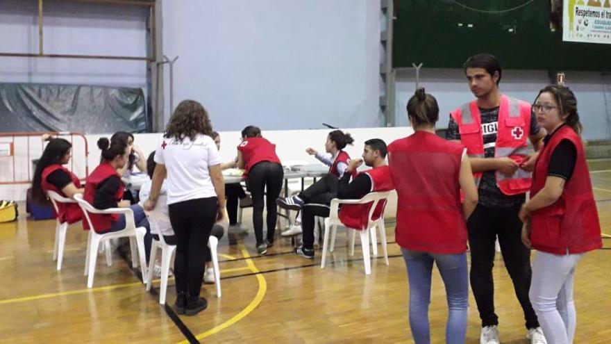 Cruz Roja alberga en Crevillent a cerca de 50 personas desalojadas de una pedanía y Almoradí