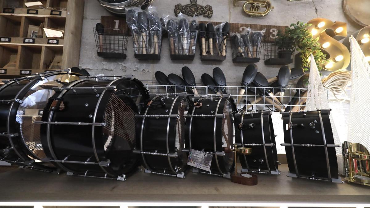 Instrumentos de la tienda cofrade San Cayetano 3
