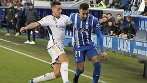 Lucas Vázquez en una acción con Rebbach