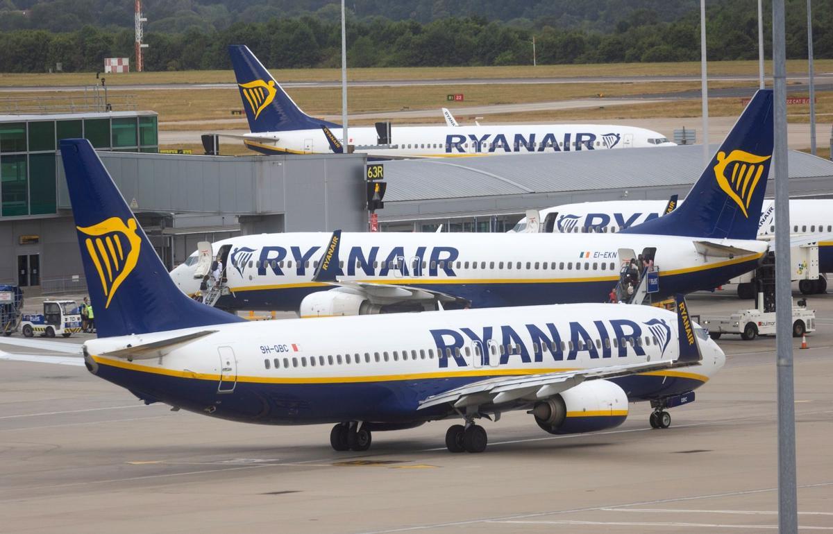 Aviones en tierra de Ryanair.