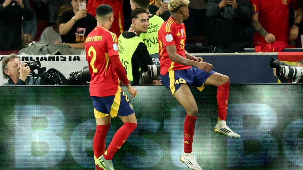 Lamine celebra su segundo gol ante Francia