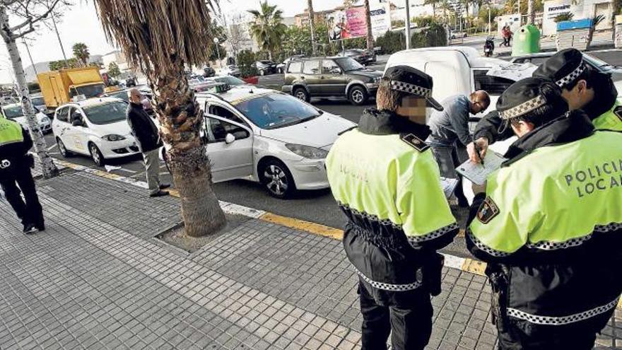 La Policía Local inspeccionará más de 500 taxis para evitar el intrusismo