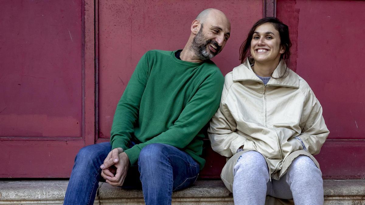 Los protagonistas de &#039;Aquell carrer&#039;, el actor y dramaturgo Toni Gomila y la actriz Catalina Florit