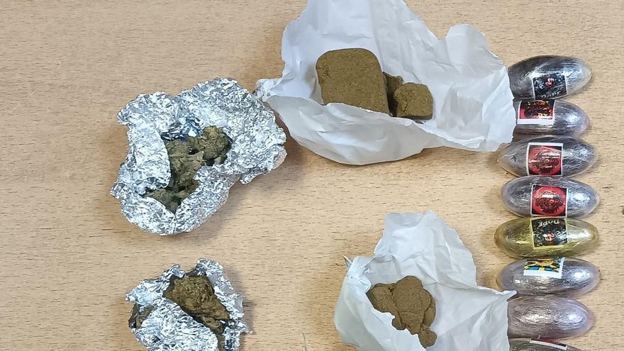 Lleva una bolsa de droga en el coche en El Campello, llega a un control policial y...