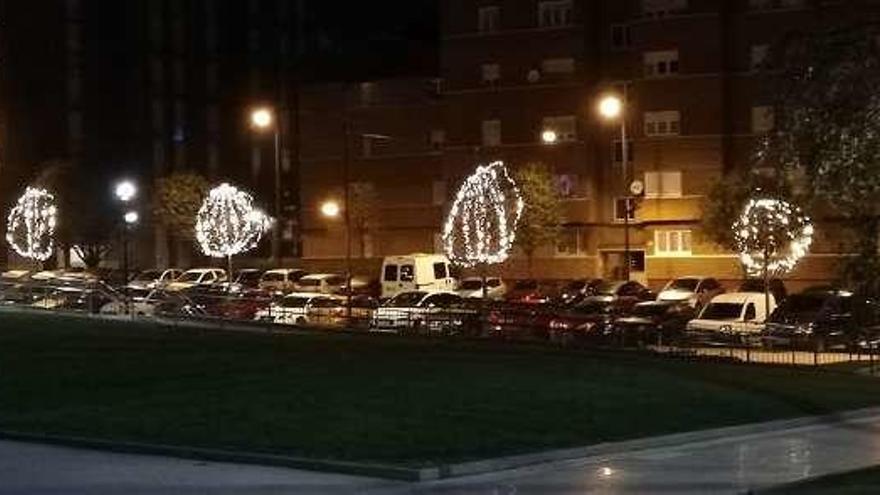 Iluminación navideña en el barrio de El Polígono.