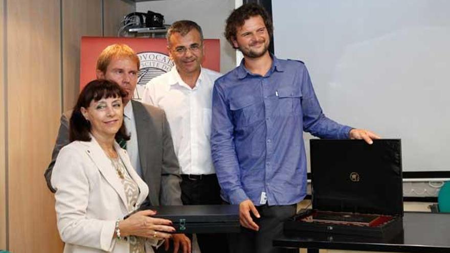 Matilde Valdés, Juan Antonio Marí, Víctor Jiménez y Marcos Buetas, hijo de José Ramón Buetas, el otro homenajeado.