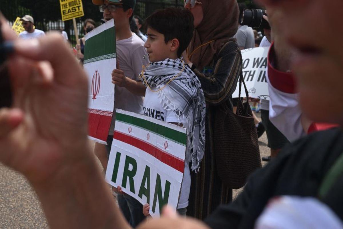 Protestas contra la guerra en Irán frente a la Casa Blanca