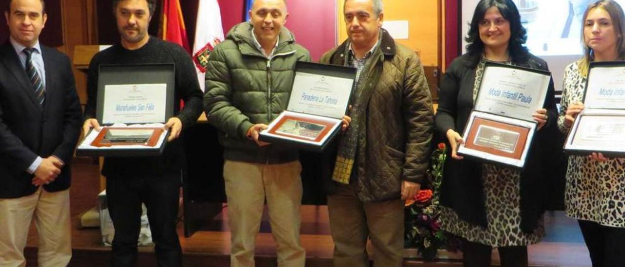 Marañuelas San Félix se lleva el premio al mejor escaparate navideño de Candás