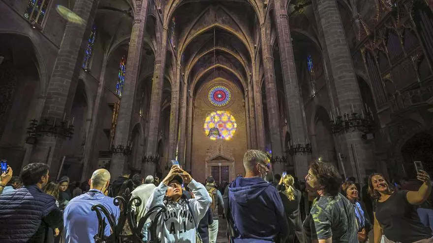 Sigue en directo la Festa de la Llum 2025 desde la Catedral de Mallorca: el espectacular fenómeno solar ya ilumina La Seu