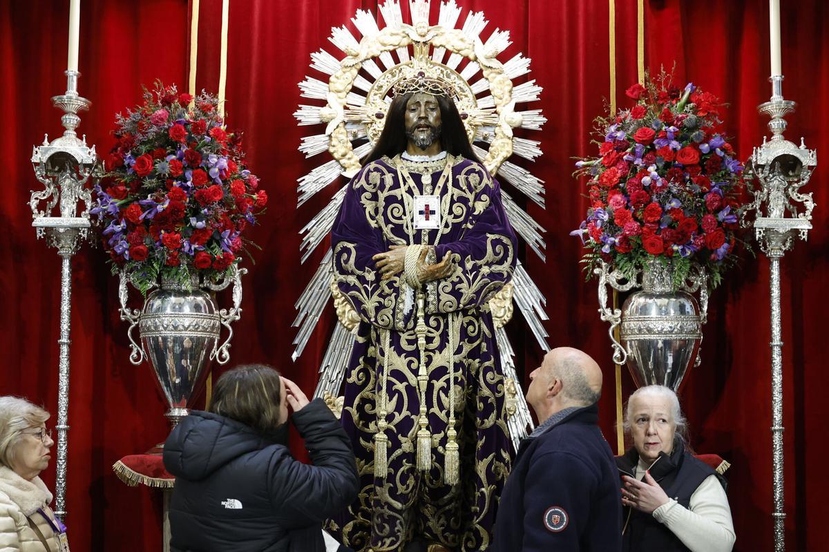 Las mejores imágenes del besapiés del Cristo de Medinaceli, en Madrid