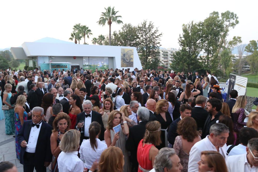 José María Aznar, Manolo Santana e Inés Sastre, entre los asistentes a la XXXV Cena de Gala de Marbella