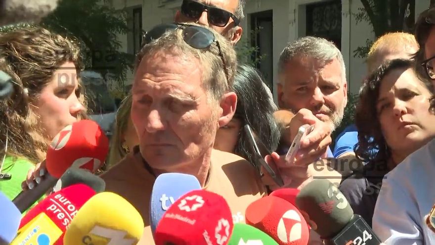 Una asociación de víctimas de la dana dice que Feijóo se ha ofrecido a mediar entre Sánchez y Mazón para que haya un solo plan de reconstrucción
