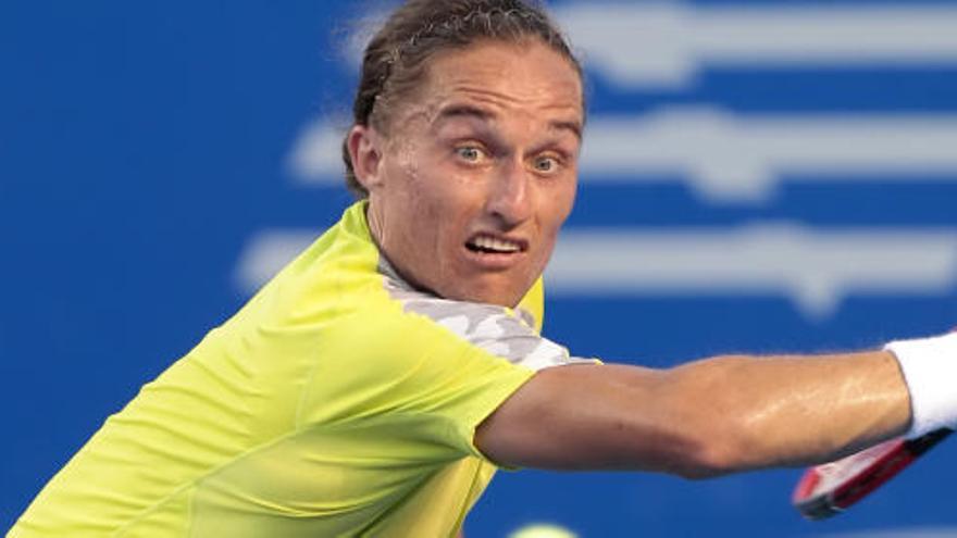 Dolgopolov entrena con una escalofriante lesión