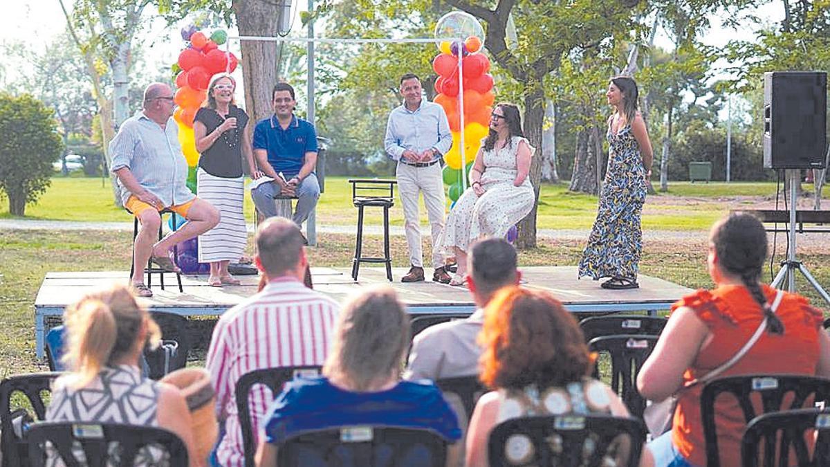 La actividad del Día del Orgullo está organizada por el colectivo local y la Concejalía de Servicios Sociales.